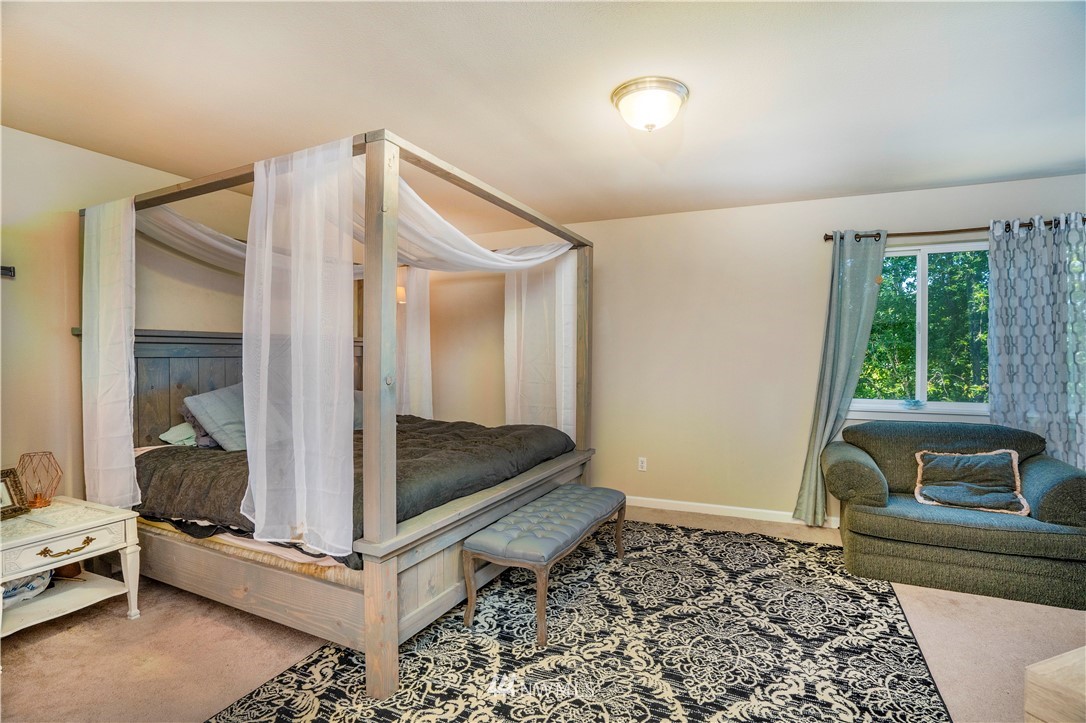 4241 Harris Road Southeast Port Orchard, WA 98366 - Photo 14 of 25 Gallery Image 14