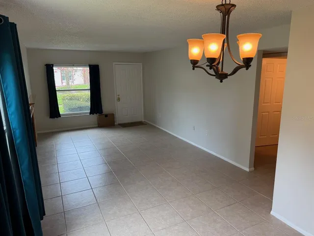 a view of empty room with window