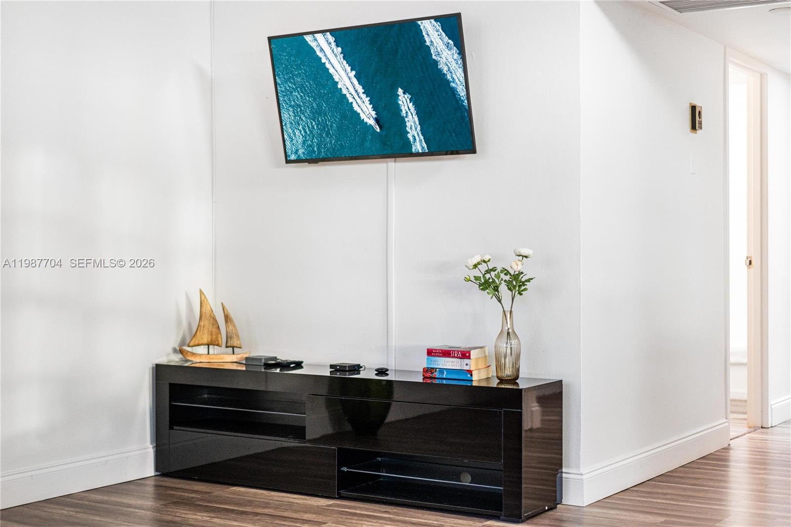 100 Lincoln Road, Unit 901 Miami Beach, FL 33139 - Photo 14 of 20