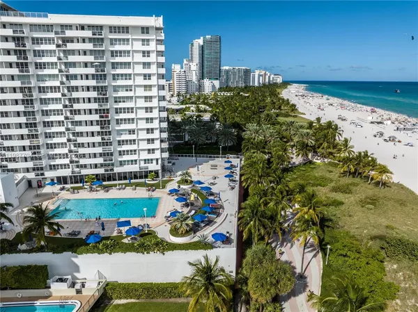 $2,400 | 100 Lincoln Road, Unit 901, Miami Beach, FL 33139