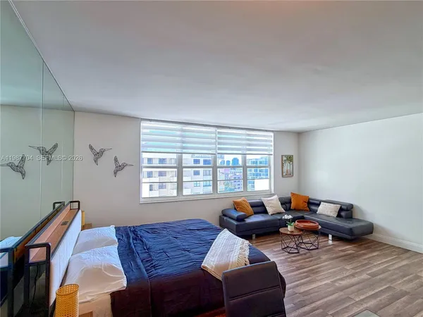 $2,400 | 100 Lincoln Road, Unit 901, Miami Beach, FL 33139