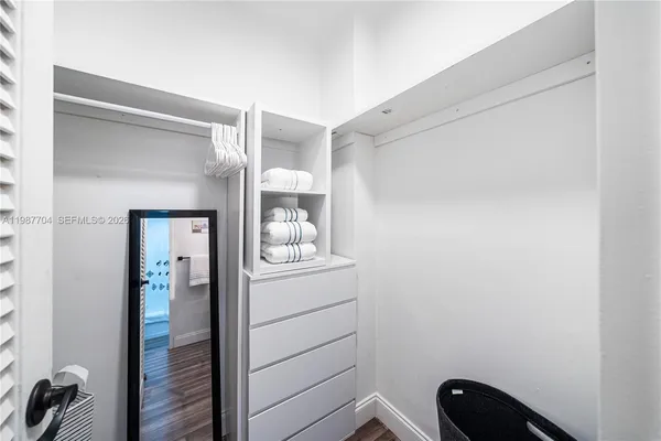 $2,400 | 100 Lincoln Road, Unit 901, Miami Beach, FL 33139