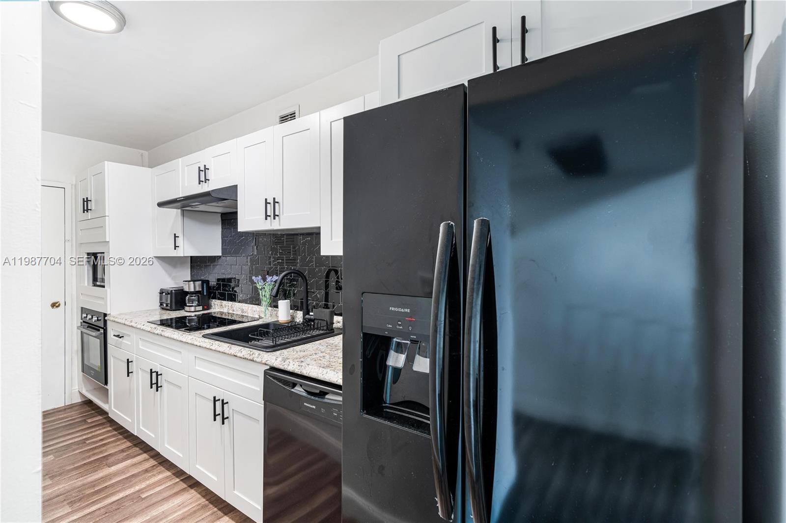 100 Lincoln Road, Unit 901 Miami Beach, FL 33139 - Photo 10 of 20