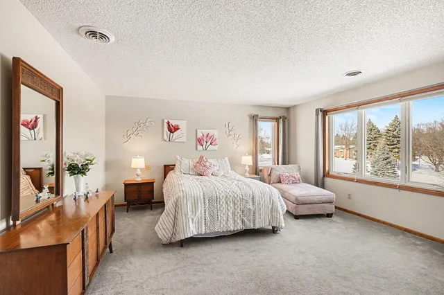 $800,000 | 3392 Elm Creek Drive, Hamel, MN 55340