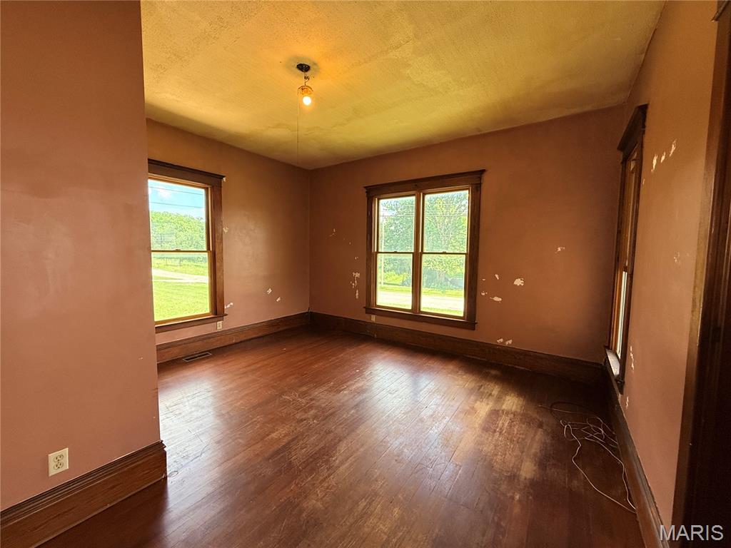 207 North Walnut Street Chesterfield, IL 62630 - Photo 15 of 33