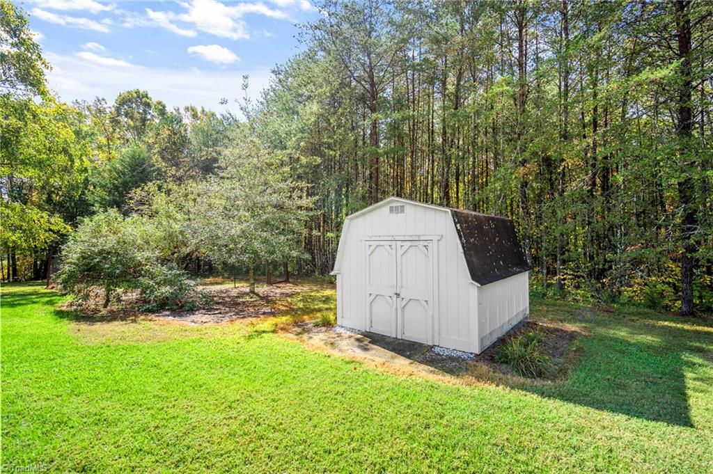 1210 Jones Road King, NC 27021 - Photo 5 of 30