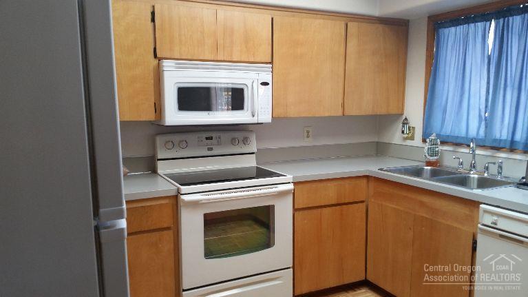 63253 Northeast Boyd Acres Road Bend, OR 97701 - Photo 2 of 15 Additional Photo