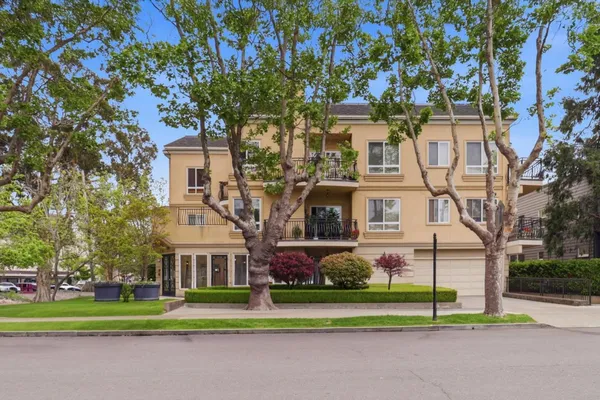 $948,000 | 107 El Camino Real, Unit 302, Burlingame, CA 94010