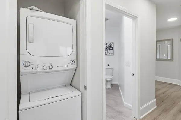 $948,000 | 107 El Camino Real, Unit 302, Burlingame, CA 94010