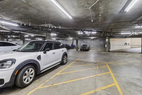 $948,000 | 107 El Camino Real, Unit 302, Burlingame, CA 94010