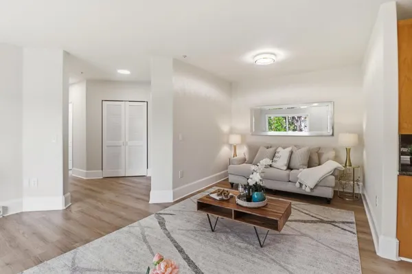 $948,000 | 107 El Camino Real, Unit 302, Burlingame, CA 94010