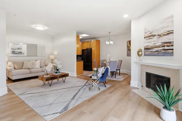 $948,000 | 107 El Camino Real, Unit 302, Burlingame, CA 94010