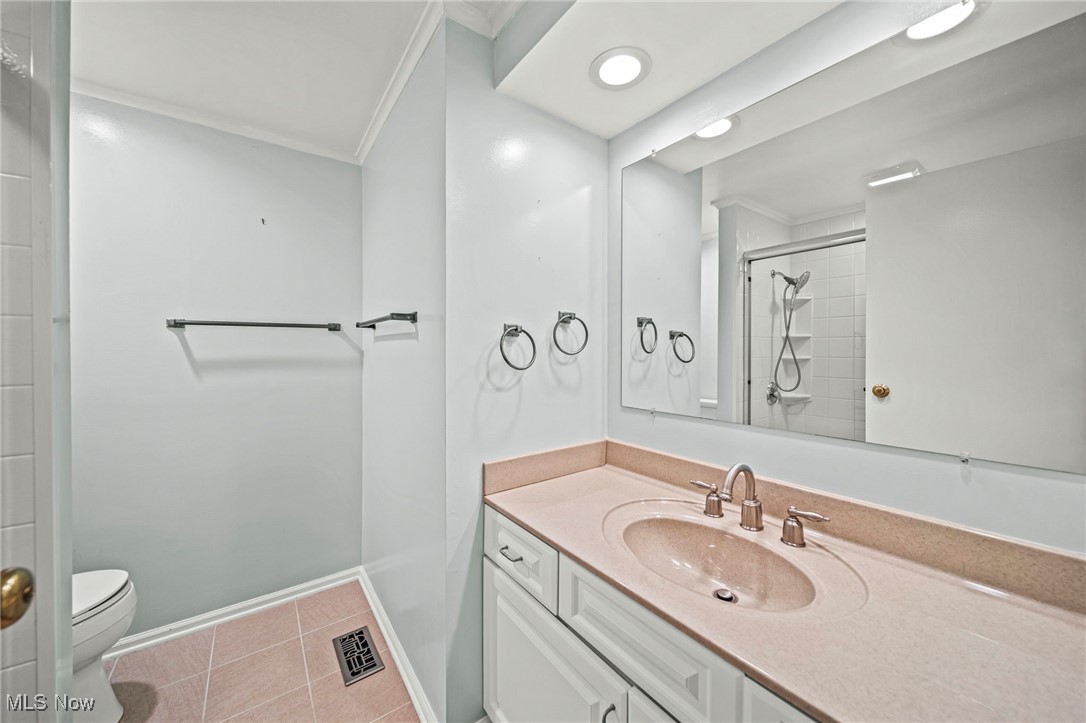 966 Som Center Road, Unit C5 Cleveland, OH 44143 - Photo 27 of 41 Gallery Image 27