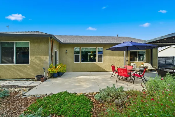 $445,000 | 20306 Mulholland Ridge Drive, Anderson, CA 96007