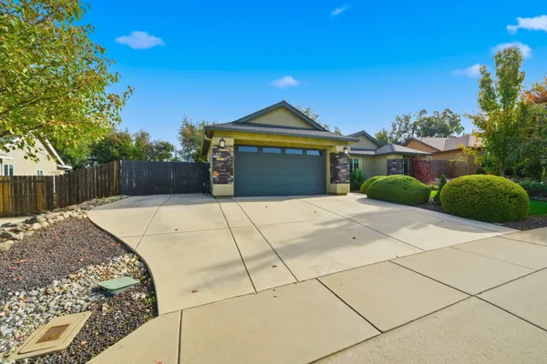 $445,000 | 20306 Mulholland Ridge Drive, Anderson, CA 96007