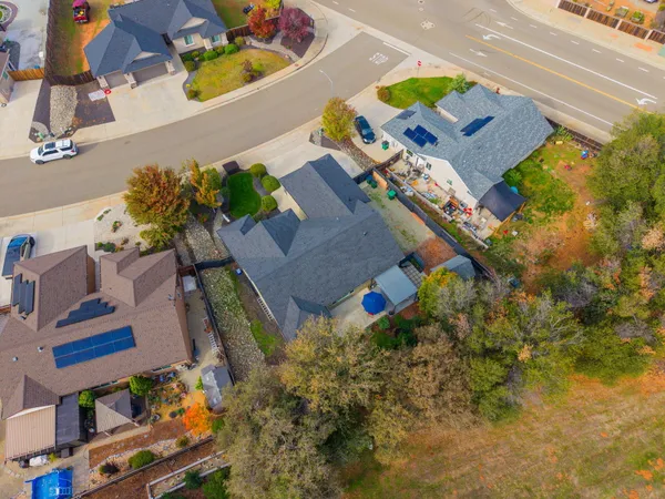 $445,000 | 20306 Mulholland Ridge Drive, Anderson, CA 96007