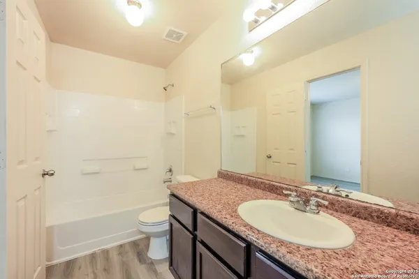 $1,950 | 1422 Durango Run, San Antonio, TX 78245