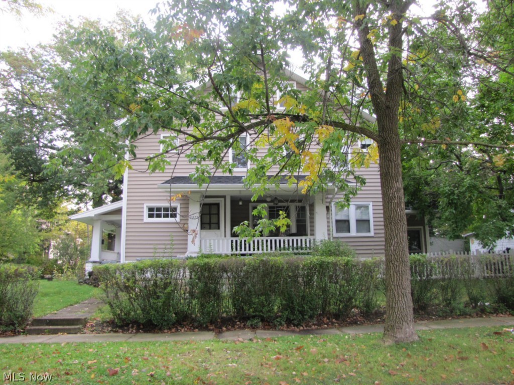 2275 Westminster Road Cleveland, OH 44118 - Photo 3 of 15
