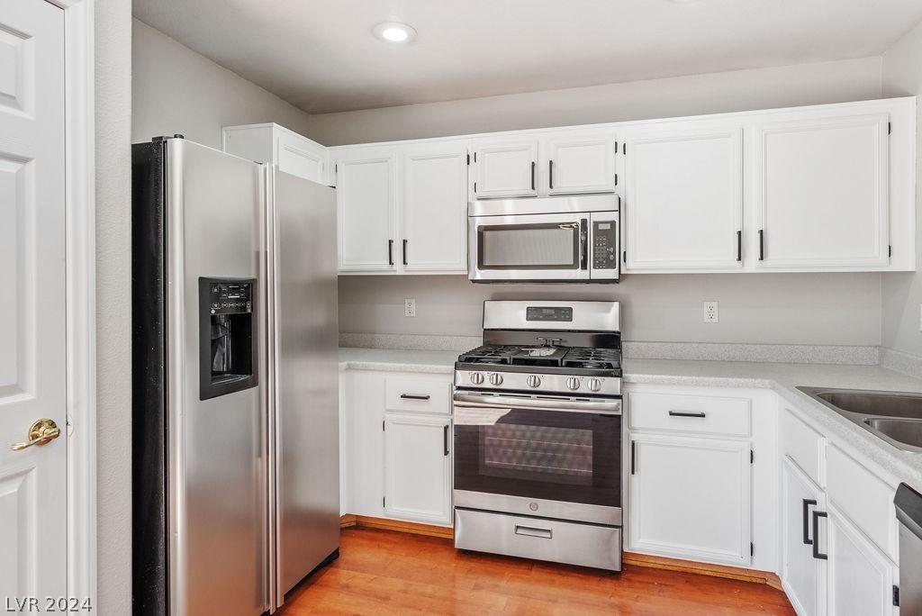 605 Backbone Mountain Drive Henderson, NV 89012 - Photo 3 of 33