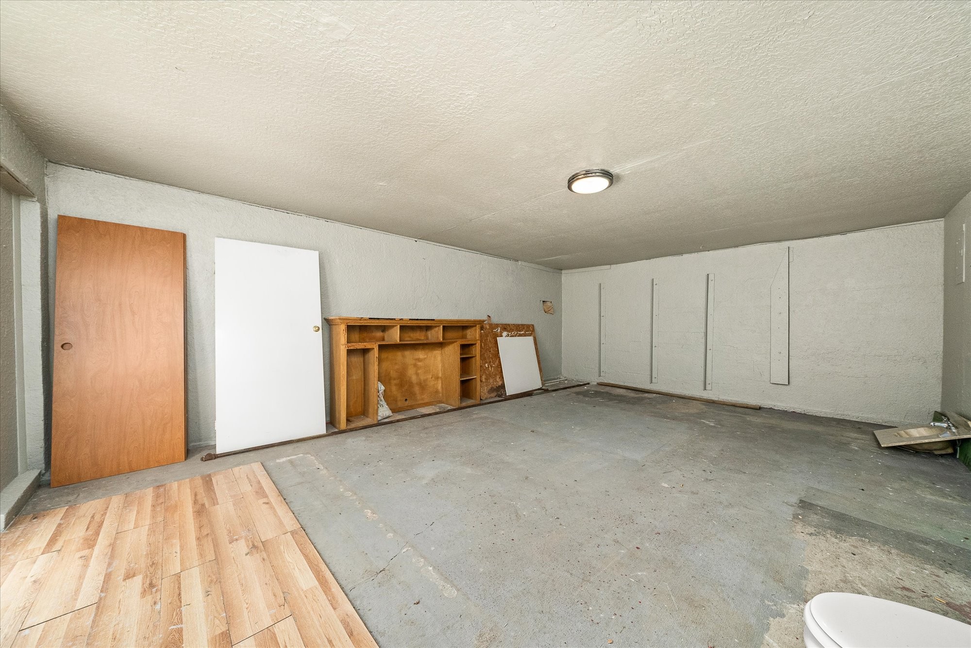 191 Gard Road Smithville, TN 37166 - Photo 31 of 37 2nd bonus room. Large finished 23x16 room ideal for workout room, studio or media room