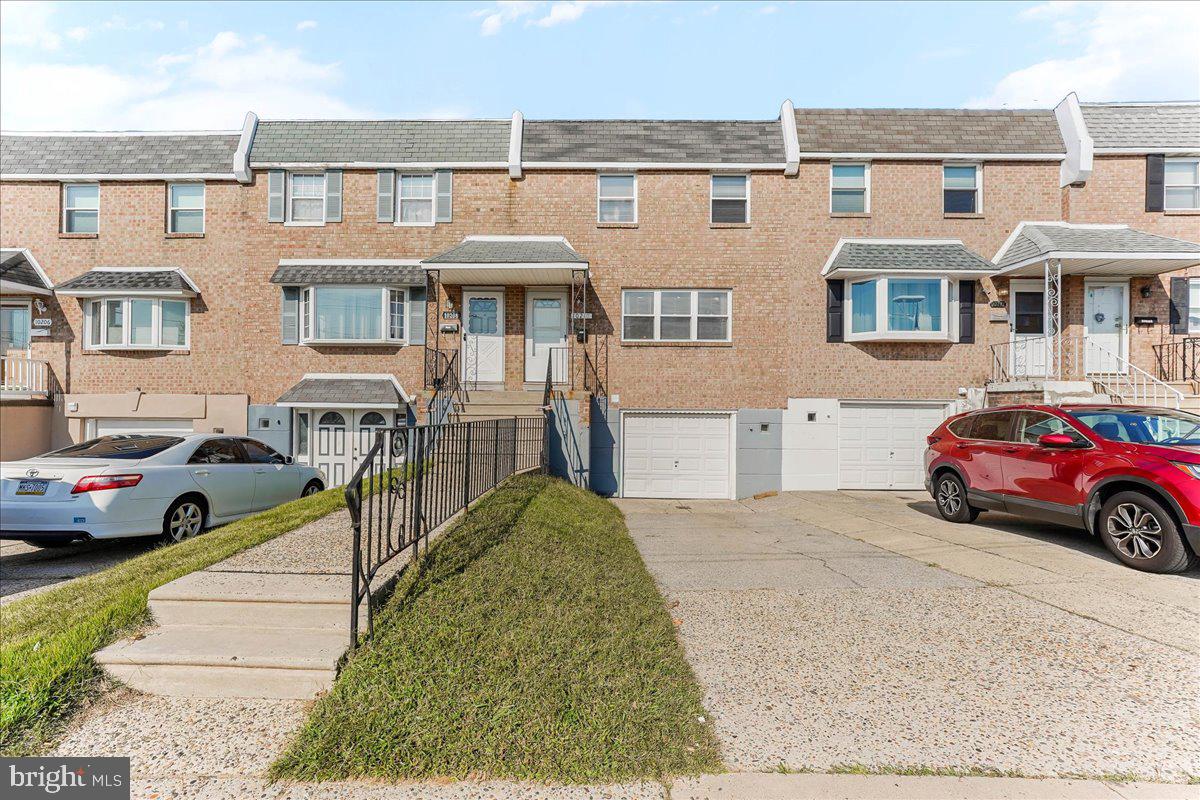 10210 West Keswick Road Philadelphia, PA 19114 - Photo 1 of 32 Gallery Image 1