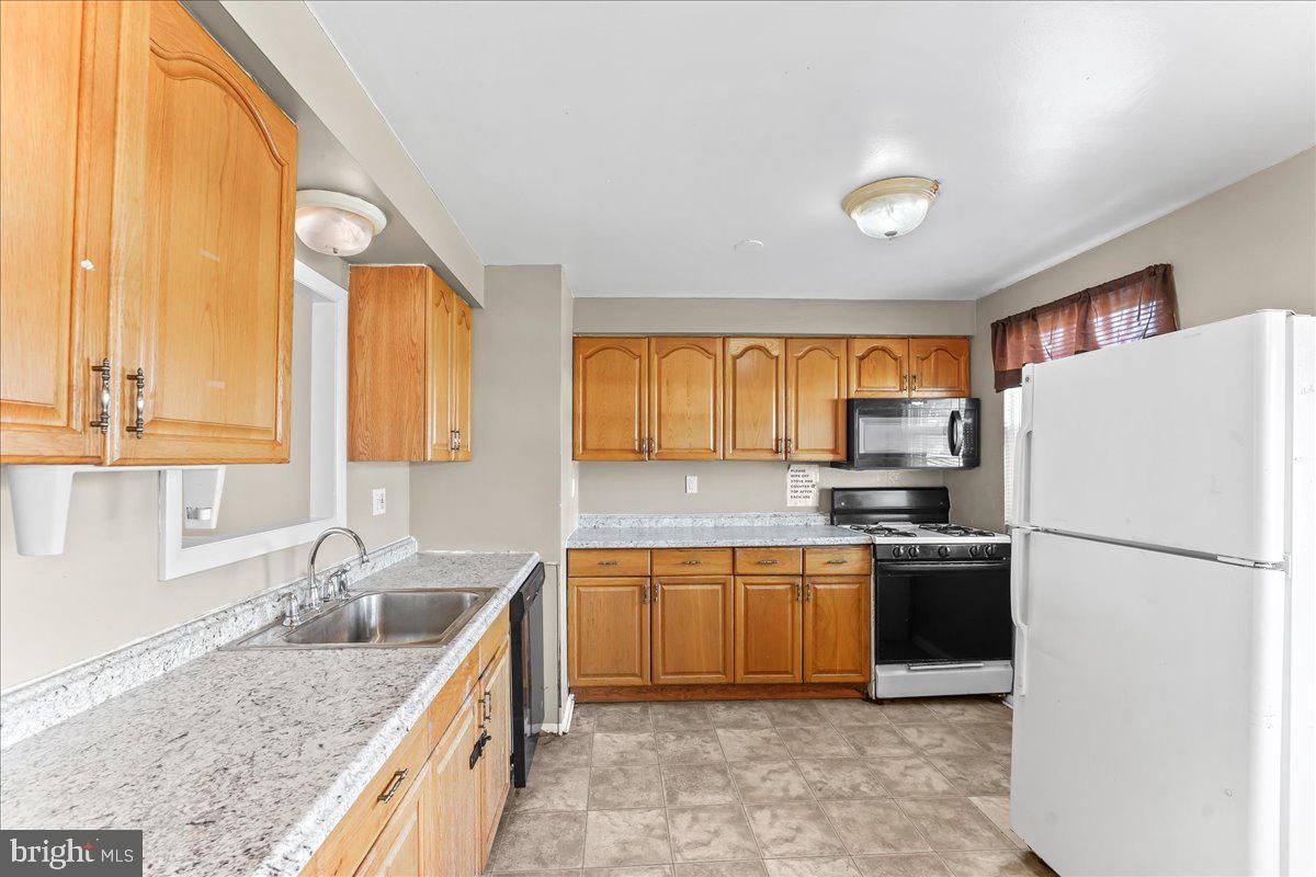 10210 West Keswick Road Philadelphia, PA 19114 - Photo 10 of 32 Gallery Image 10