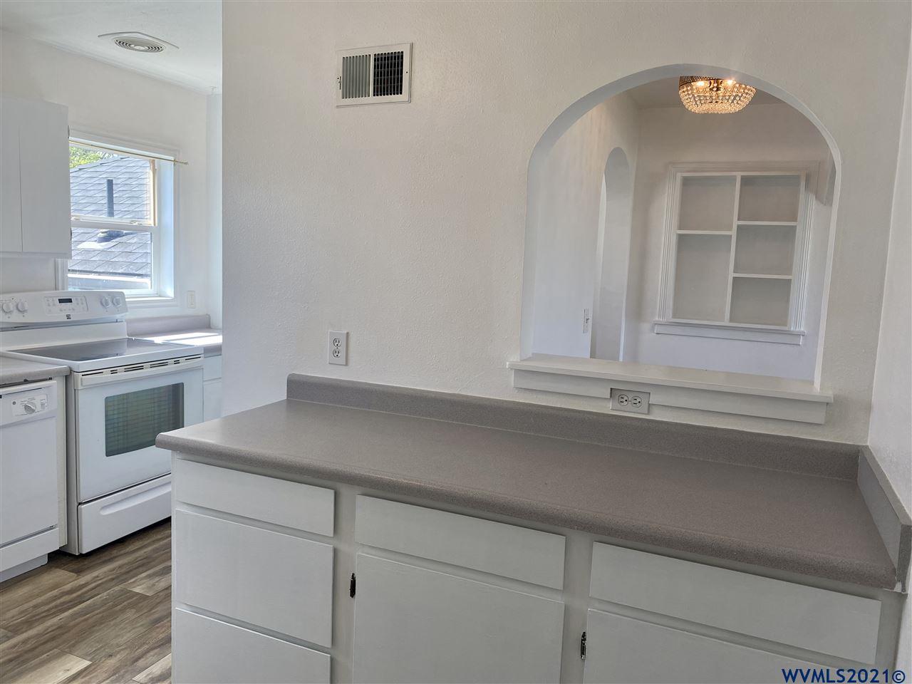 1060 Southwest 13th Avenue Albany, OR 97321 - Photo 6 of 18 Gallery Image 6