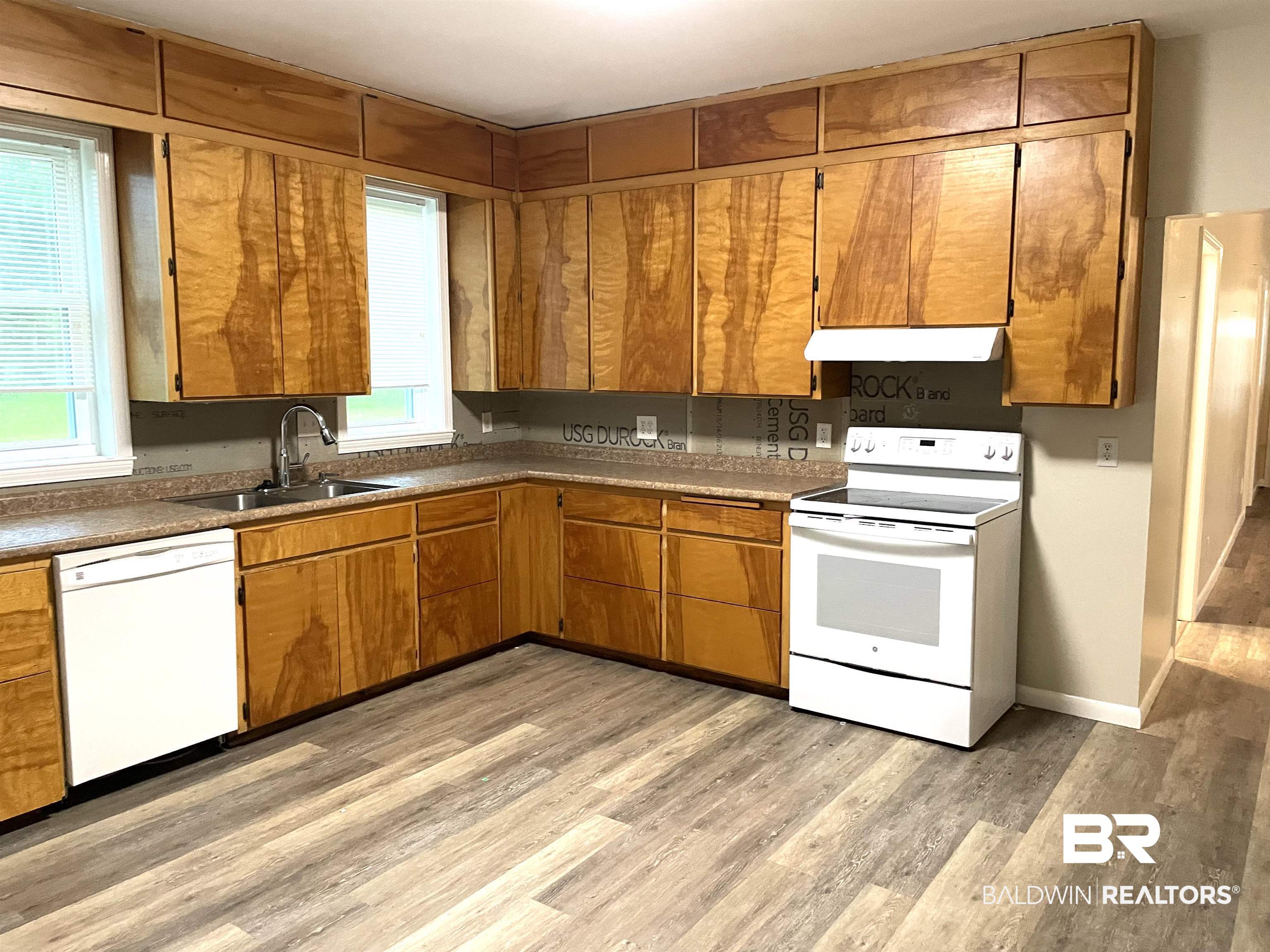 27518 Krehling Road Elberta, AL 36530 - Photo 4 of 7 Kitchen