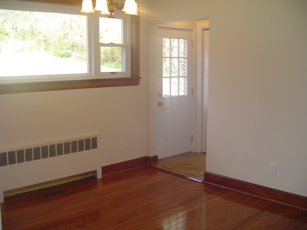 3521 Pinevale Road Roanoke, VA 24018 - Photo 14 of 27 Dining Area