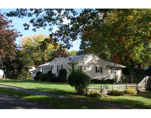 55 Kingston Road Waltham, MA 02451 - Photo 1 of 9 Gallery Image 1
