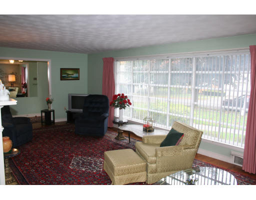 55 Kingston Road Waltham, MA 02451 - Photo 3 of 9 Gallery Image 3