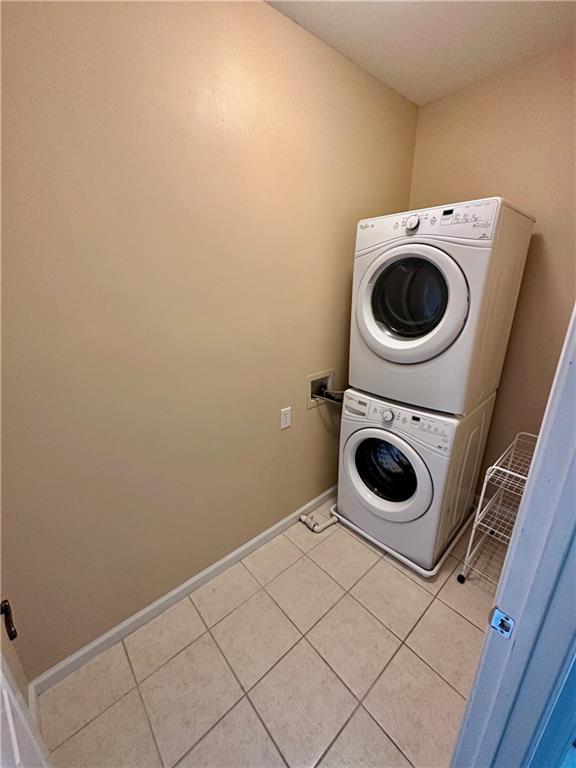 1615 Rivers Edge Trail Northeast Atlanta, GA 30324 - Photo 16 of 26 a utility room with dryer and washer
