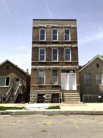 $1,650 | 3210 South May Street, Unit B, Chicago, IL 60608