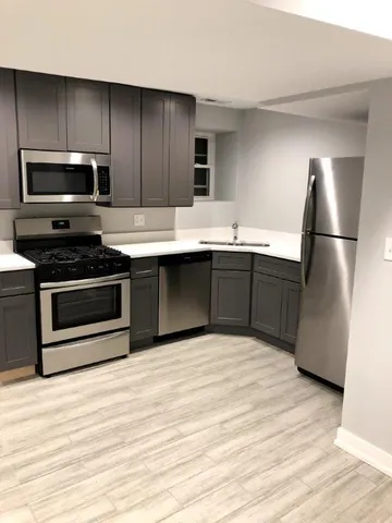 $1,650 | 3210 South May Street, Unit B, Chicago, IL 60608