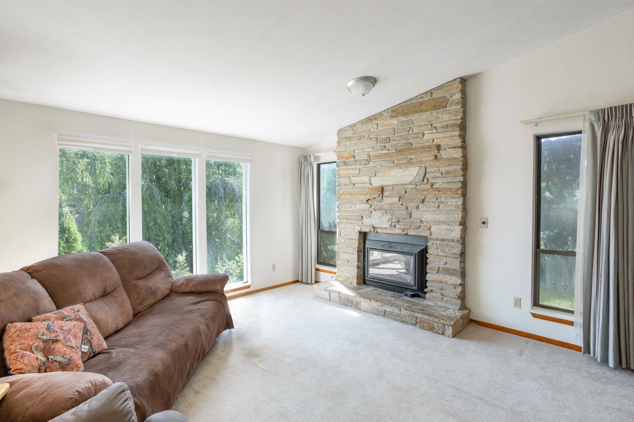 3228 South Robie Road Spokane Valley, WA 99206 - Photo 3 of 26