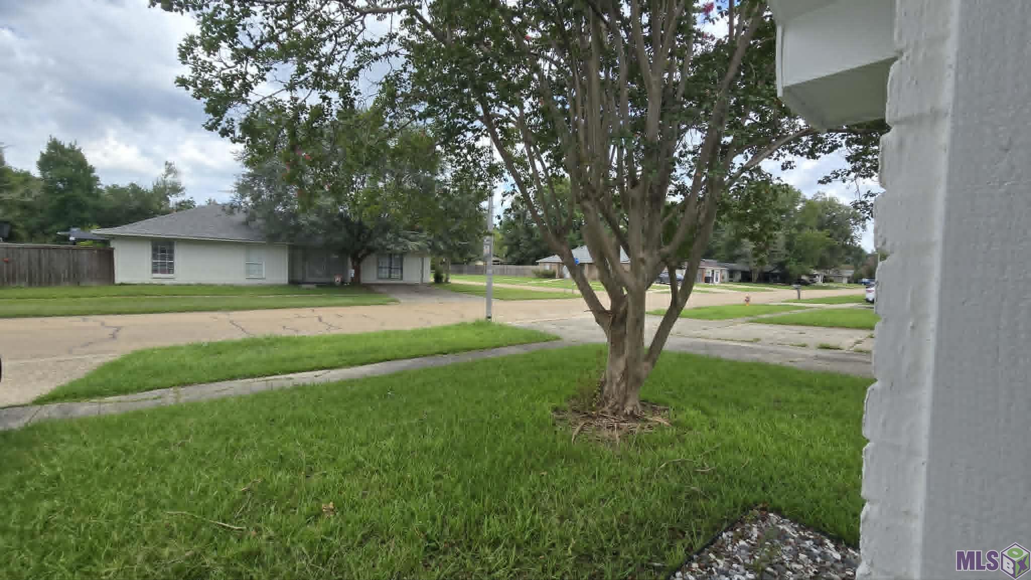 15110 Jester Avenue Baton Rouge, LA 70816 - Photo 3 of 17