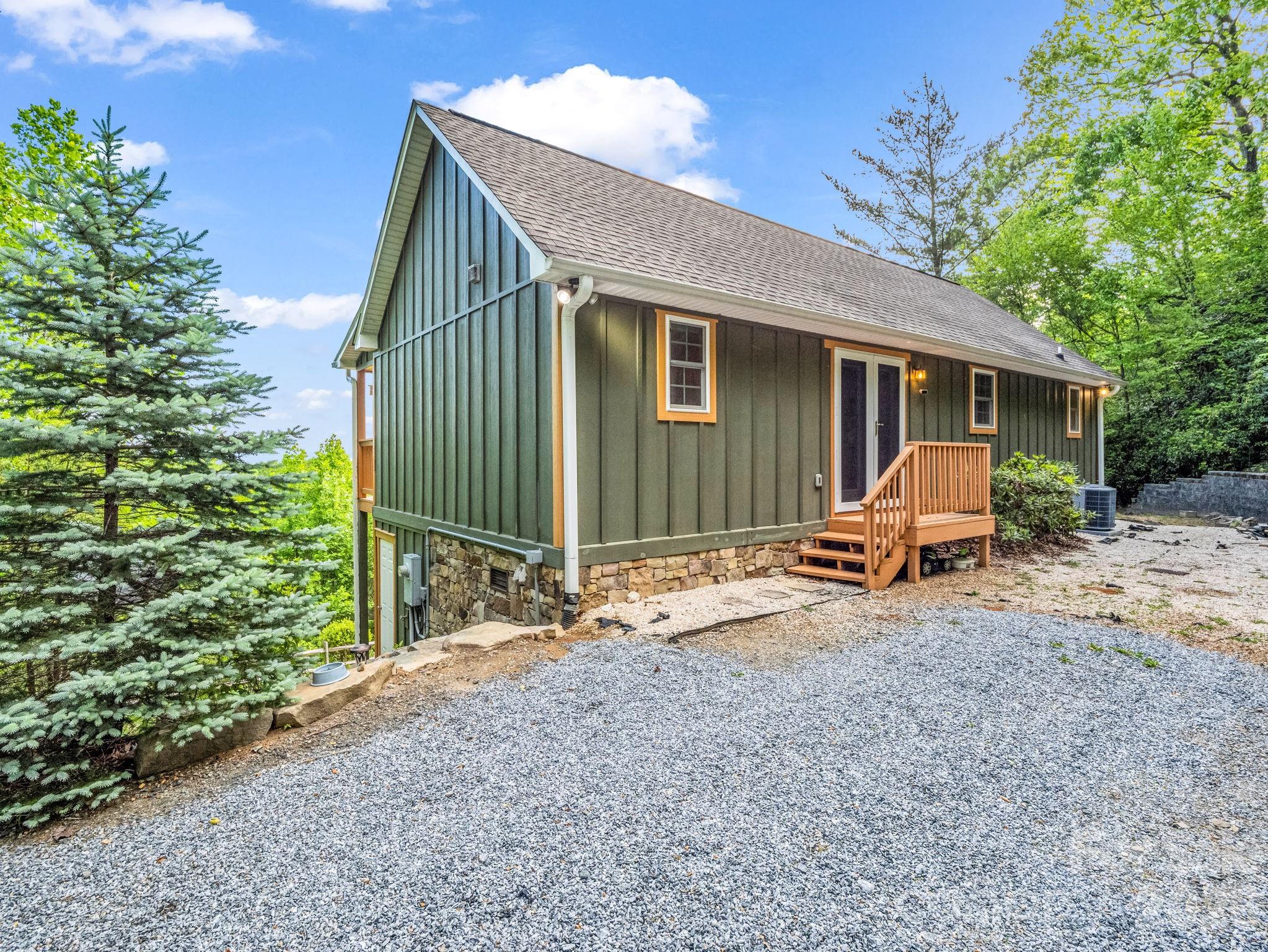 603 Pace Mountain Road Saluda, NC 28773 - Photo 5 of 44 Gallery Image 5