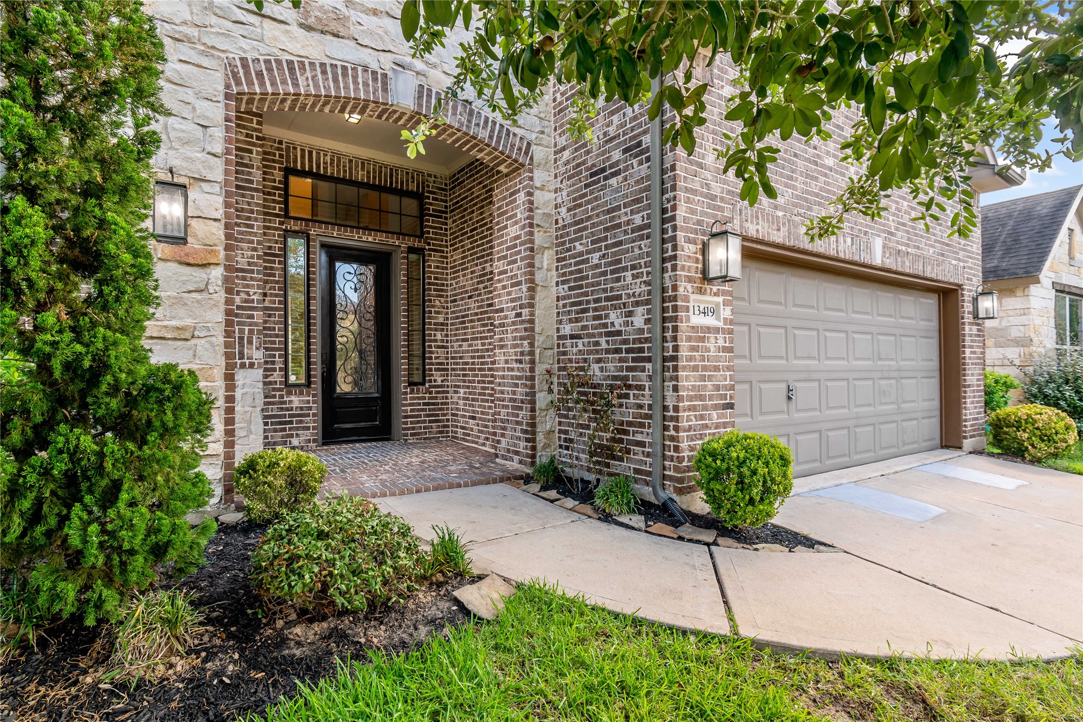 13419 Golden Plantation Lane Rosharon, TX 77583 - Photo 2 of 47