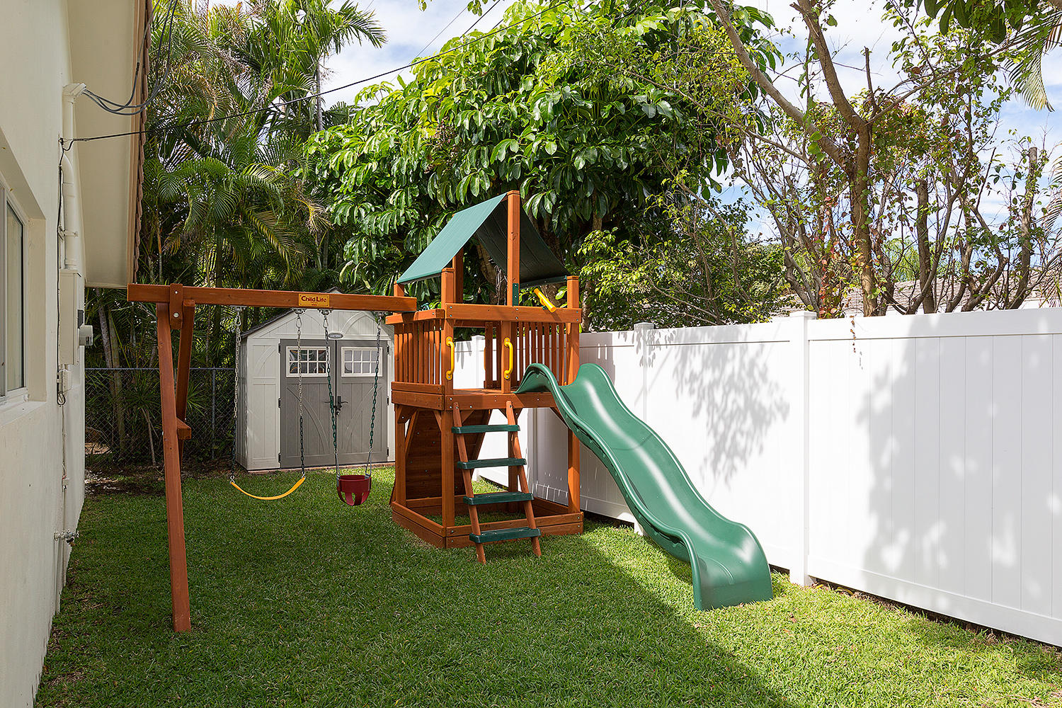 2741 Northeast 40th Court Lighthouse Point, FL 33064 - Photo 13 of 44 12_Playset
