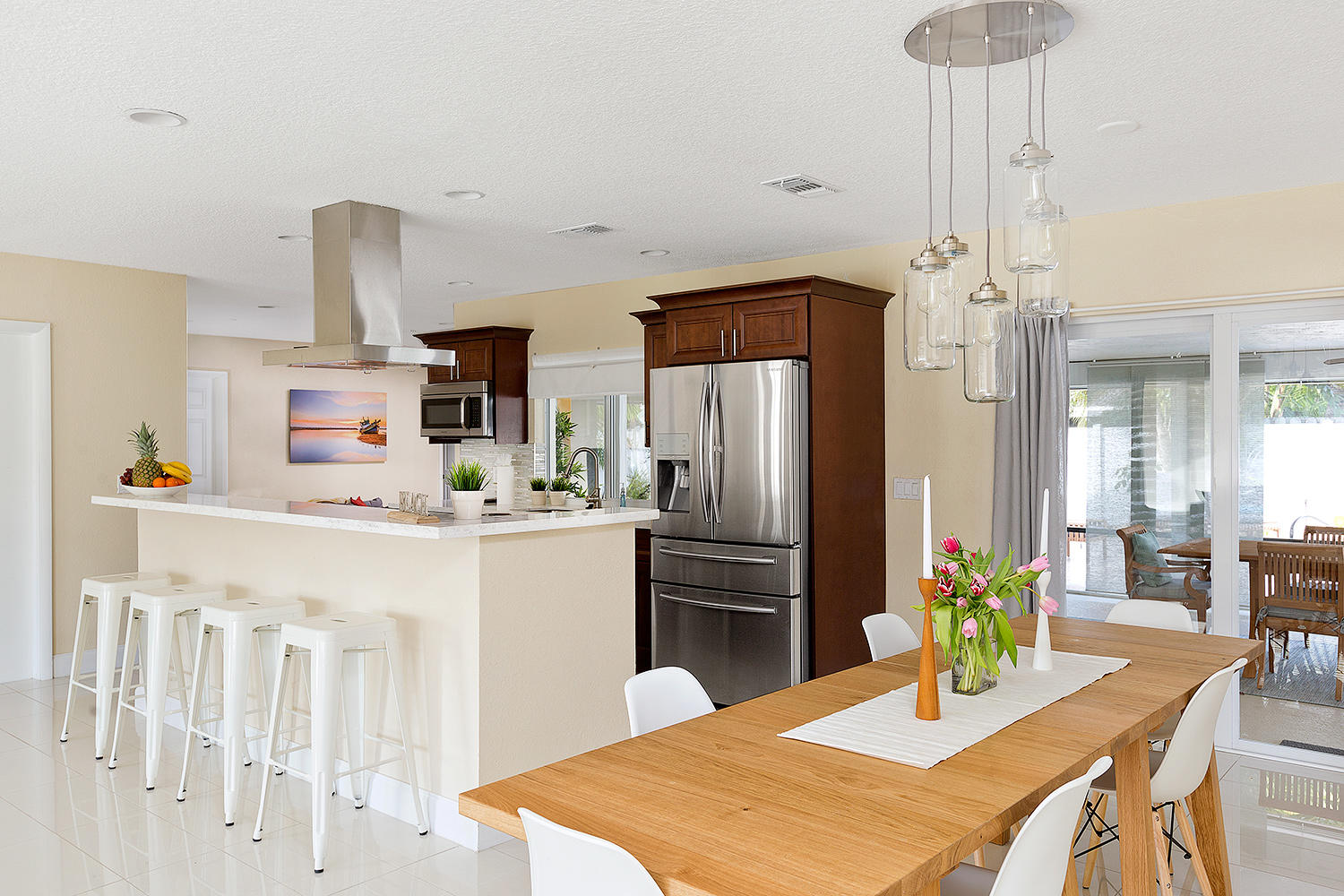 2741 Northeast 40th Court Lighthouse Point, FL 33064 - Photo 15 of 44 14_Dining_Kitchen_1