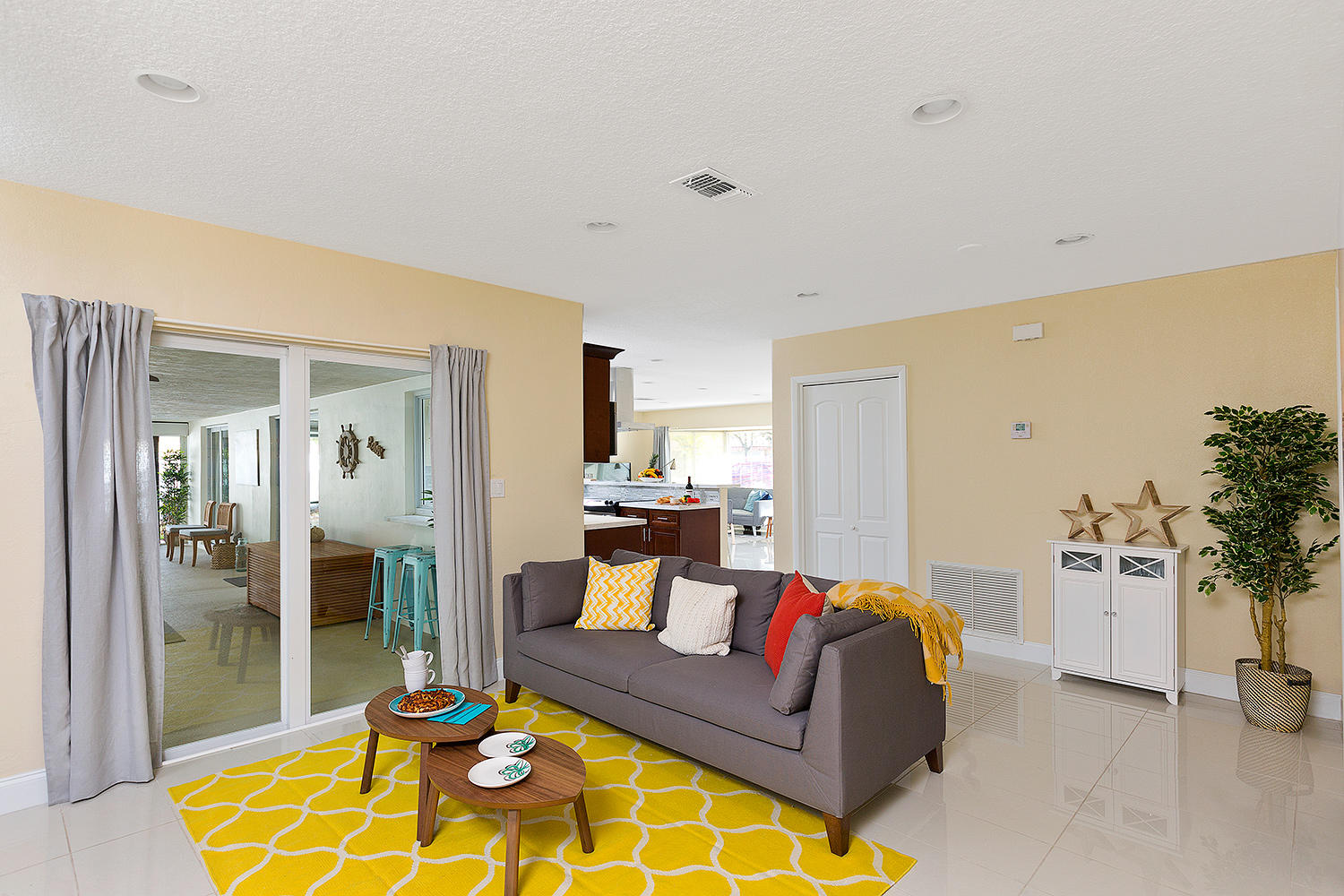 2741 Northeast 40th Court Lighthouse Point, FL 33064 - Photo 24 of 44 23_TVRoom_Layout