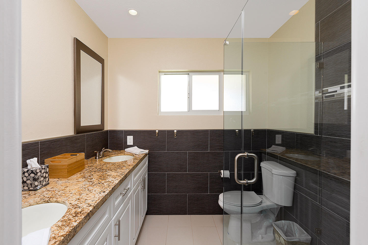 2741 Northeast 40th Court Lighthouse Point, FL 33064 - Photo 28 of 44 27_Masterbath