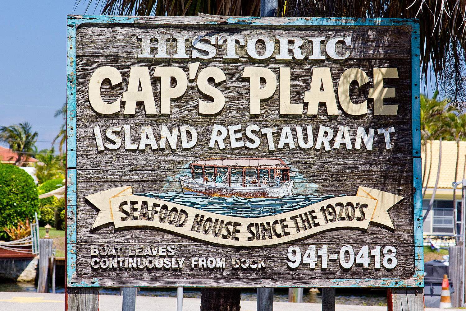2741 Northeast 40th Court Lighthouse Point, FL 33064 - Photo 42 of 44 42_CapsPlaceRestaurant