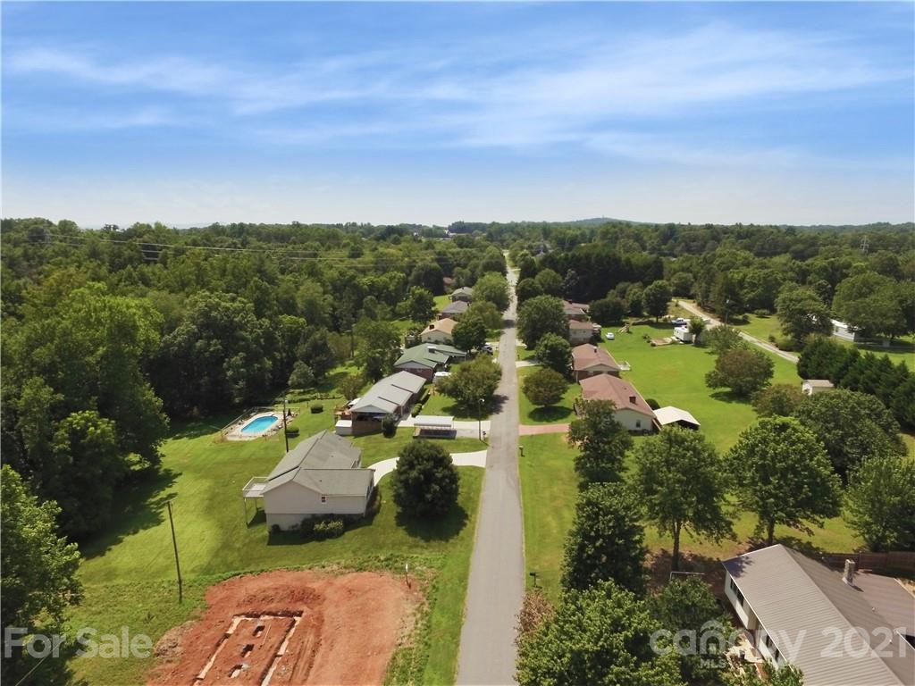 1701 Greenbrooke Road Hudson, NC 28638 - Photo 5 of 47 Gallery Image 5
