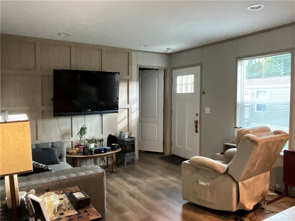 47 Mahl Loop Moravia, NY 13118 - Photo 4 of 21 Living room