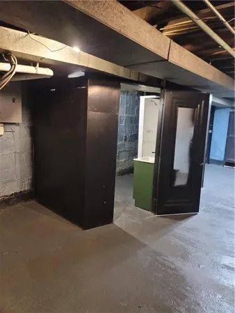 a view of a garage