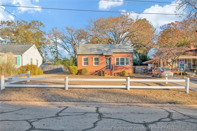 $1,300 | 809 Anarine Road, Fayetteville, NC 28303