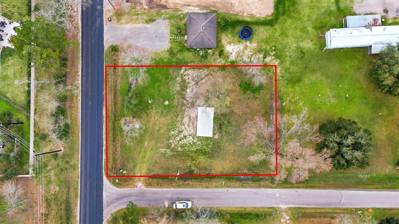 Beautiful corner lot, unrestricted.