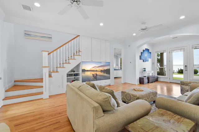 $1,150,000 | 1207 North Shore Drive, Clear Lake Shores, TX 77565