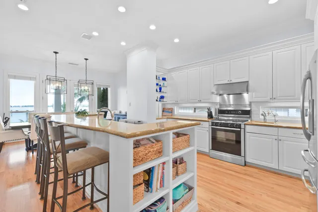 $1,150,000 | 1207 North Shore Drive, Clear Lake Shores, TX 77565